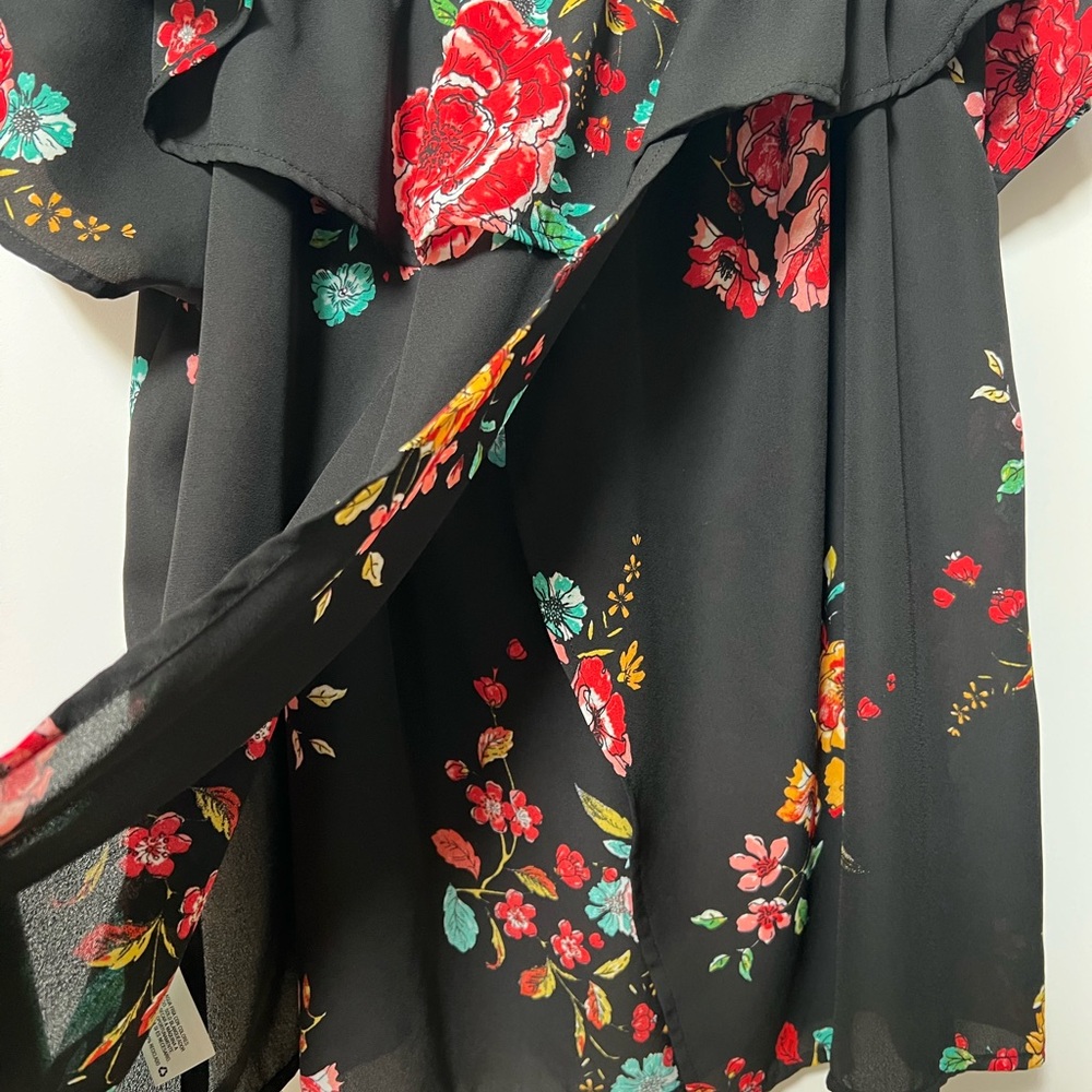 Floral Off-Shoulder Top - Picture 2 of 3